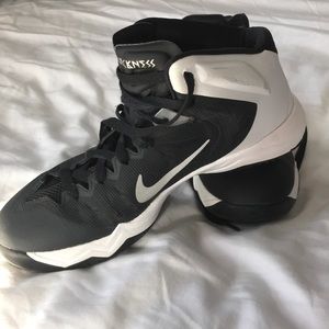 Nike Hyper Quickness Basketball Shoes